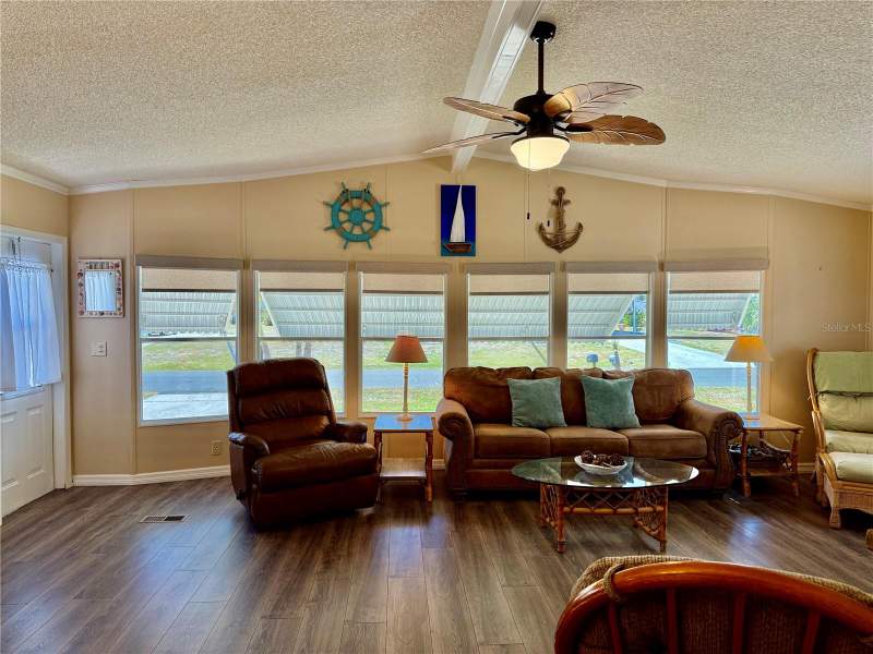 2 bedroom Manufactured Home at 1415 Blue Heron Drive, Hol Mob Estates 3rd Add, Englewood — photo 3