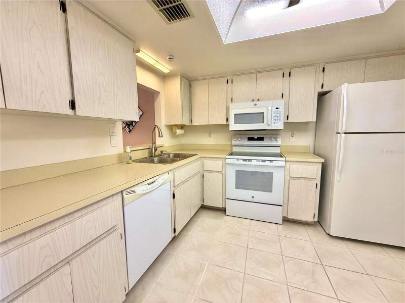 2 bedroom Villa at 10816 Laquinta Drive, Valley Wood, New Port Richey — photo 3