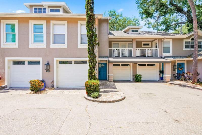 4811 BAYSHORE BOULEVARD #303