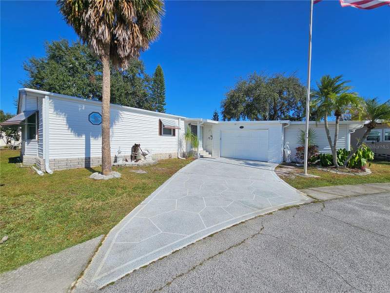 2 bedroom Manufactured Home at 101 Dolphin Drive, Gull-Aire Village, Oldsmar — photo 2