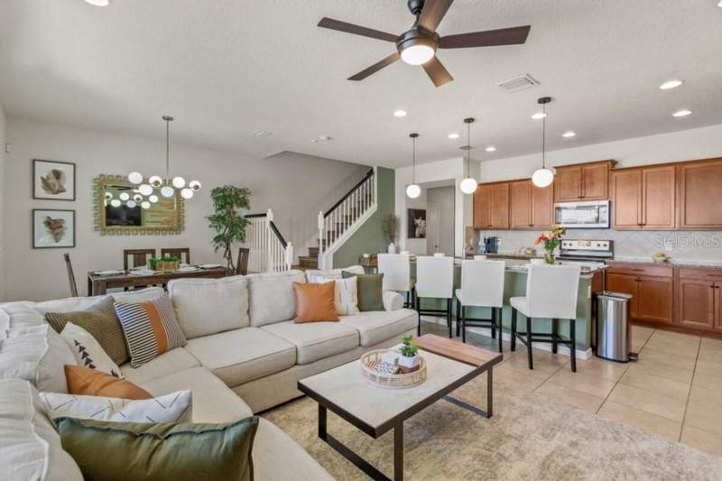 5 bedroom Townhouse at 8838 Geneve Court, Windsor At Westside Ph 2B, Kissimmee — photo 2