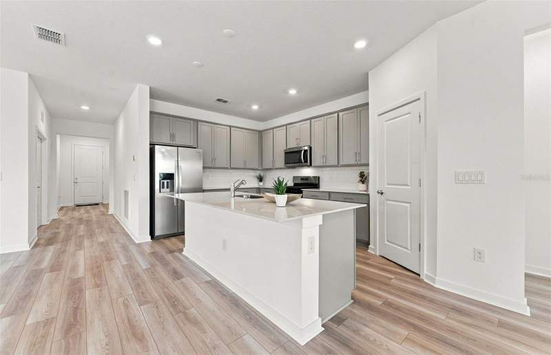 3 bedroom Single Family Residence at 10045 Trellis Vine Way, Oakfield Trails Phase I, Parrish — photo 3