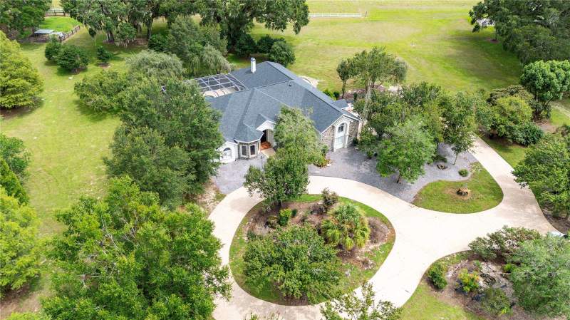 4 bedroom Single Family Residence at 17401 S Highway 475, Summerfield, Summerfield — photo 3