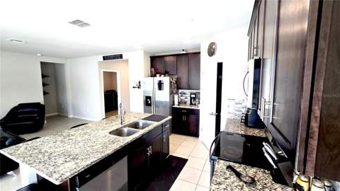 909 Cambridge Drive, Winter Haven FL - photo 7 of 35