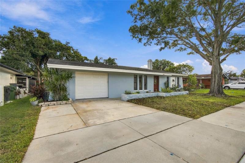 3 bedroom Single Family Residence at 1813 Driftwood Circle, Harbor Palms-Unit Two, Oldsmar — photo 2