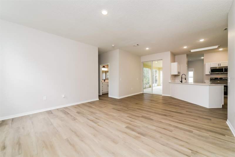 3 bedroom Single Family Residence at 539 Brentford Court, Poinciana Village 2 Nbhd 3, Kissimmee — photo 4