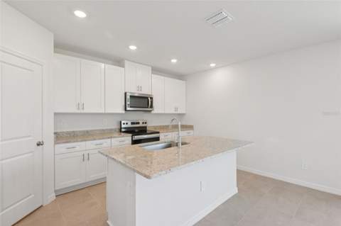 12589 Homeland Drive, Dade City FL - photo 10 of 38