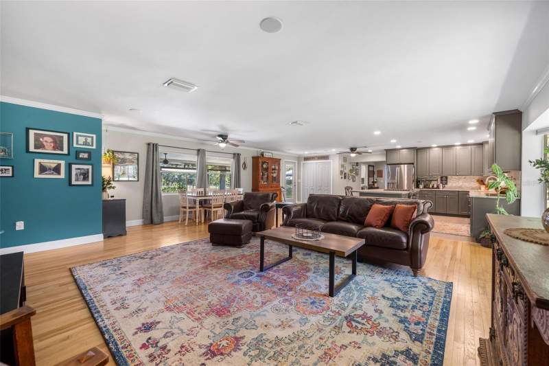6 bedroom Single Family Residence at 19226 & 19318 SE 24th Avenue, Hawthorne, Hawthorne — photo 4