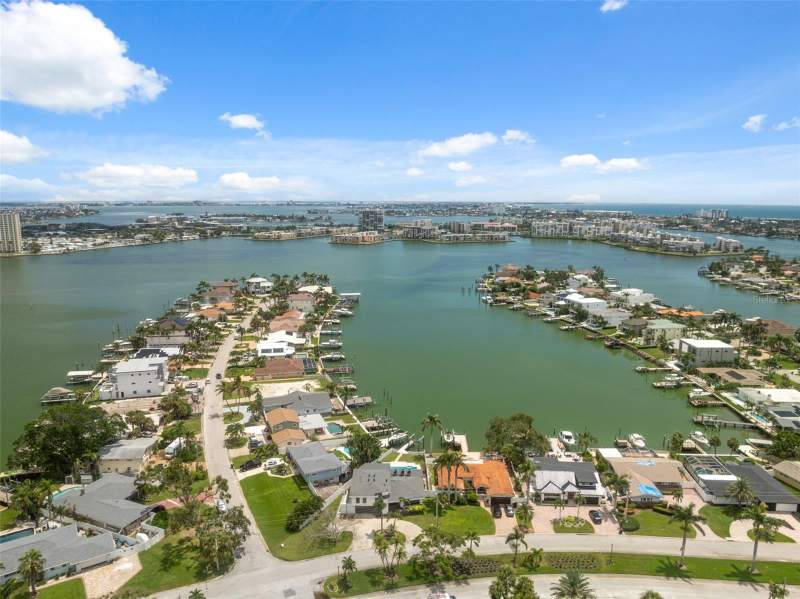 3 bedroom Single Family Residence at 900 79th Street, South Cswy Isle Yacht Club Add, St Petersburg — photo 4