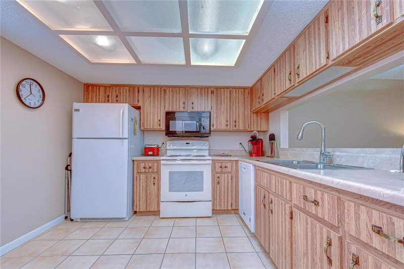 2 bedroom Condominium at 38235 Boxwood Drive #38235, Driftwood Zephyrhills, Zephyrhills — photo 4