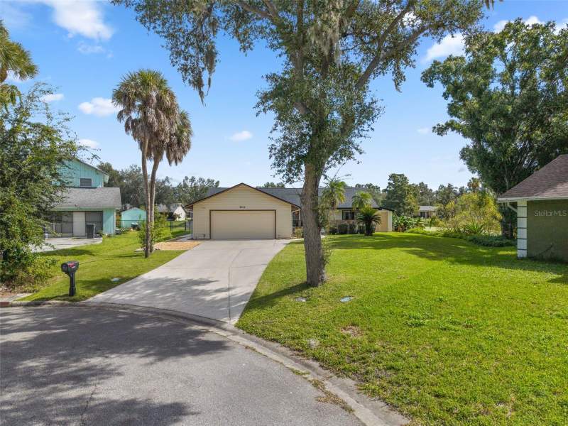 3 bedroom Single Family Residence at 8012 Lake Drive, Woodlawn Lakes First Add, Palmetto — photo 3