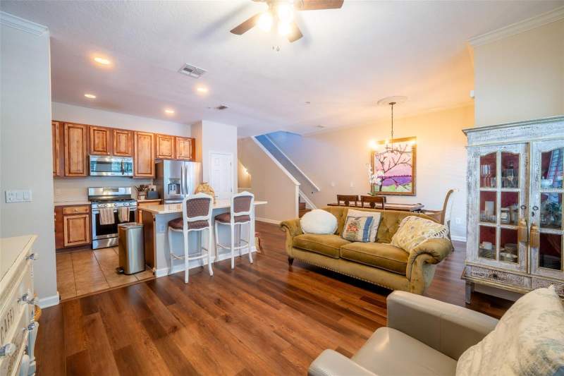 3 bedroom Townhouse at 815 S Fort Harrison Avenue, Murphys Place, Clearwater — photo 5