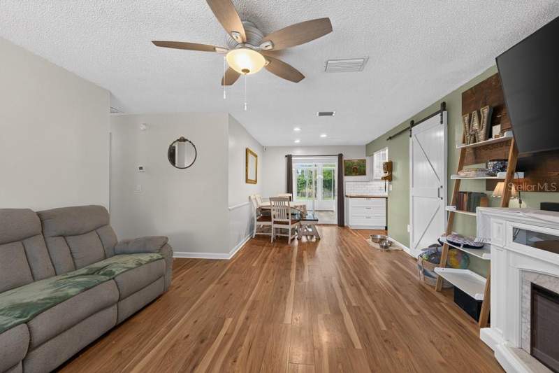 3 bedroom Single Family Residence at 6070 73rd Street, Bonnie Bay Country Club Estates-Phase 4, St Petersburg — photo 3