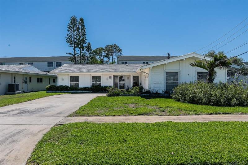 4 bedroom Single Family Residence at 14792 Imperial Point Drive, Imperial Point, Largo — photo 3