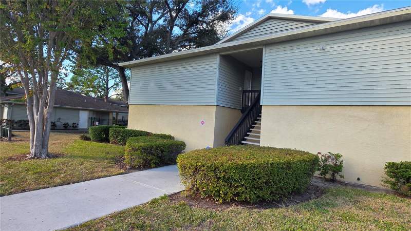 206 BERRY TREE PLACE #206 home for sale in The Hamptons At Brandon A Condo