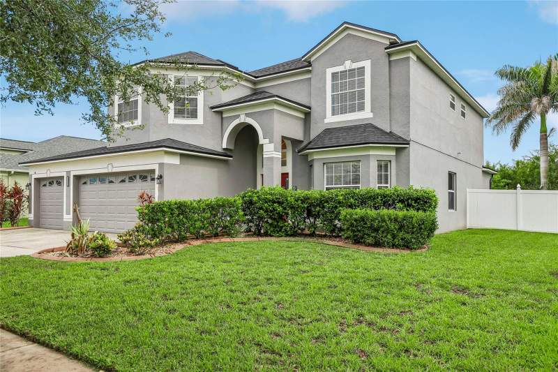 5 bedroom Single Family Residence at 13231 Graham Yarden Drive, South Fork Unit 9, Riverview — photo 2