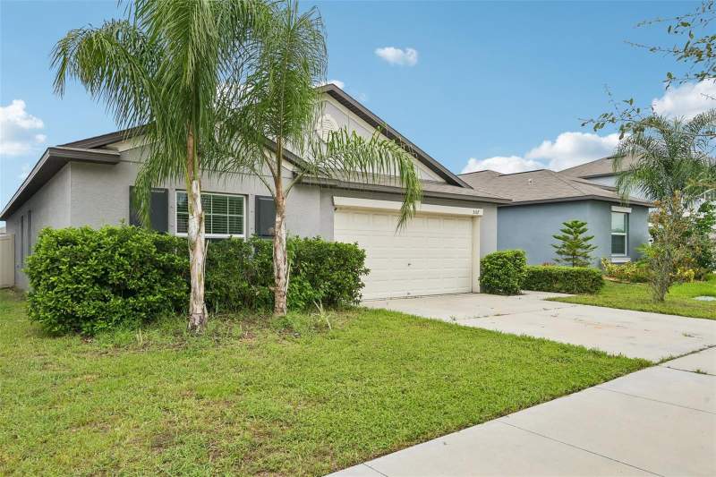 4 bedroom Single Family Residence at 5517 Blue Azure Drive, Berry Bay Sub, Wimauma — photo 3