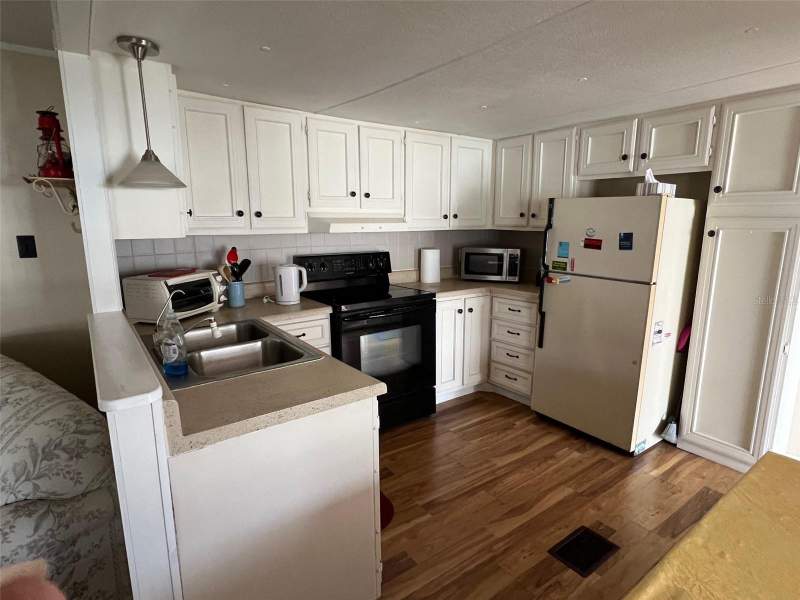 2 bedroom Mobile Home at 11300 124th Avenue #165, Bel-Aire Mobile Village Unrec, Largo — photo 4