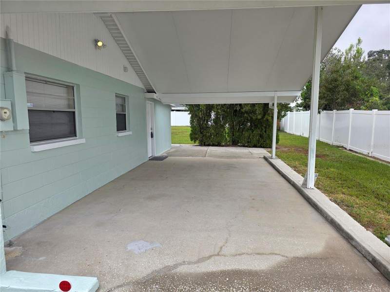 2 bedroom Single Family Residence at 5446 Colchester Avenue, Spring Hill, Spring Hill — photo 2