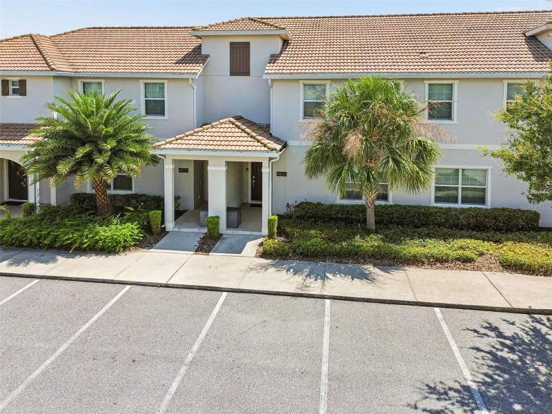 4 bedroom Townhouse at 4833 Romeo Circle, Storey Lake Ph 2, Kissimmee — photo 2