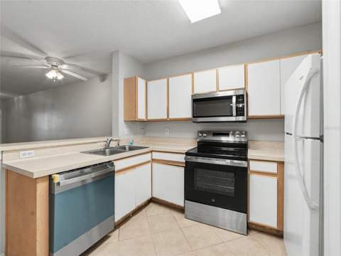 6561 Osprey Lake Circle, Riverview FL - photo 6 of 19