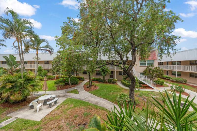 1 bedroom Condominium at 10033 64th Avenue #19, Long Bayou, St Petersburg — photo 3
