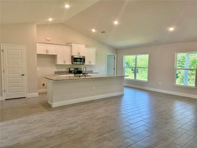 4 bedroom Single Family Residence at 9590 Little Rock Street, Port Charlotte Sec 081, Port Charlotte — photo 3