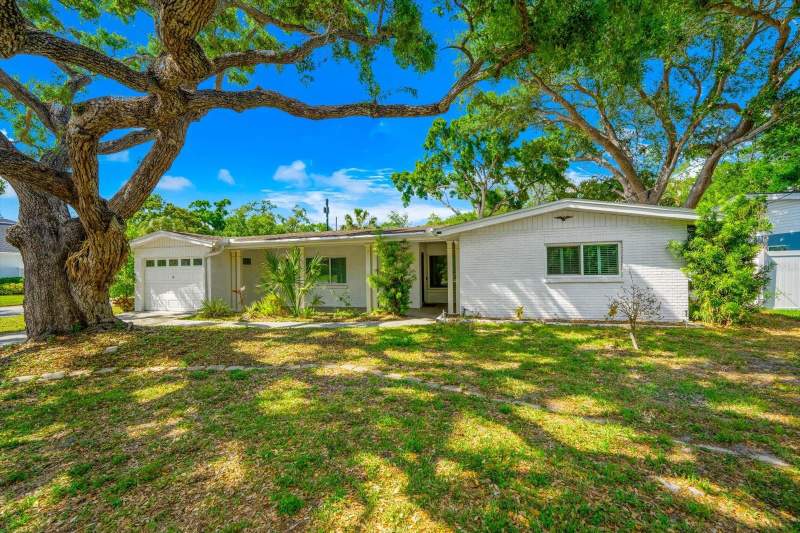 3 bedroom Single Family Residence at 3315 W Beaumont Street, Oakland Park Corr Map, Tampa — photo 2