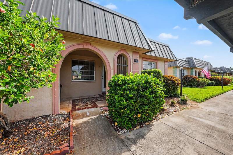2 bedroom Condominium at 4135 Stratford Drive, Gardens Beacon Square, New Port Richey — photo 3