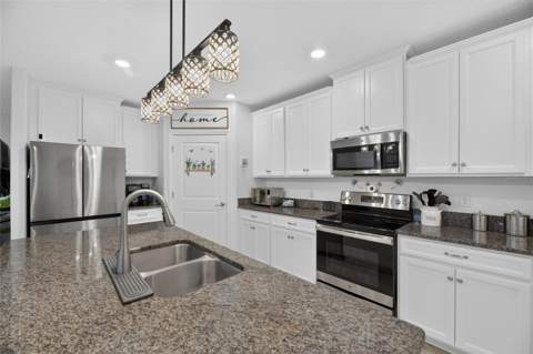 5325 Stoic Vale Drive, Wimauma FL - photo 10 of 87