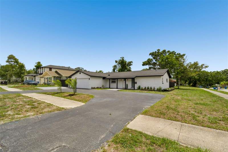 3 bedroom Single Family Residence at 1530 49th Street, Disston Hills Sec A & B, St Petersburg — photo 2