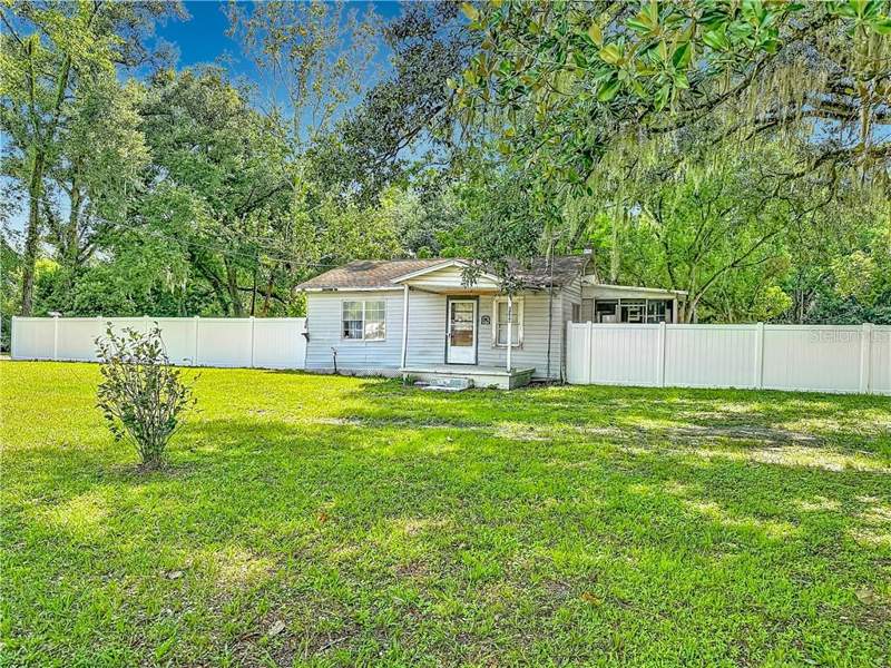 2 bedroom Single Family Residence at 6708 16th Street #1, Zephyrhills, Zephyrhills — photo 2