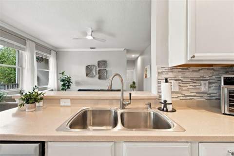 9420 Georgian Park Lane #108, Tampa FL - photo 24 of 76