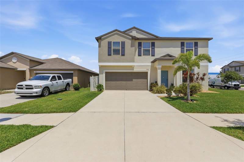 5052 WHITE CHICORY DRIVE home for sale in Leisey