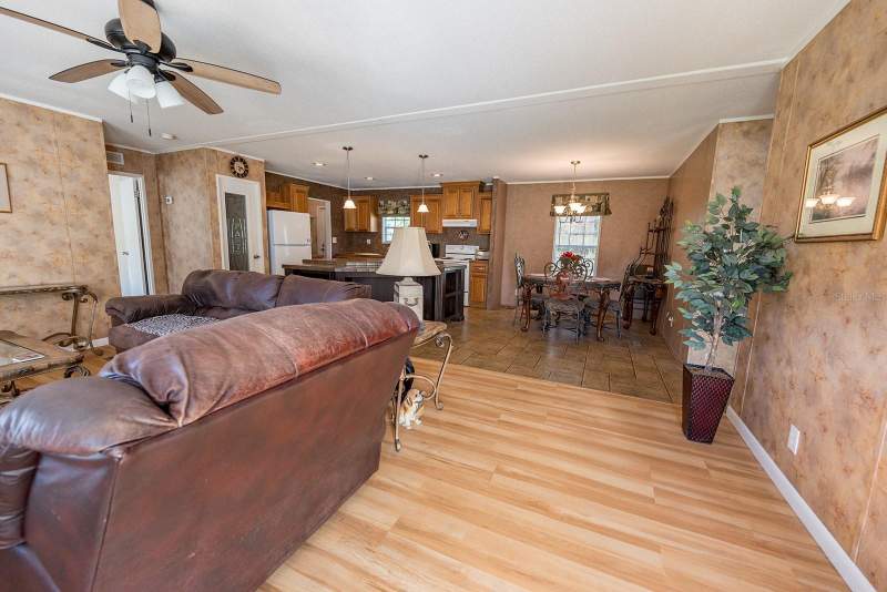 3 bedroom Manufactured Home at 21800 SW 15th Avenue, Newberry, Newberry — photo 3