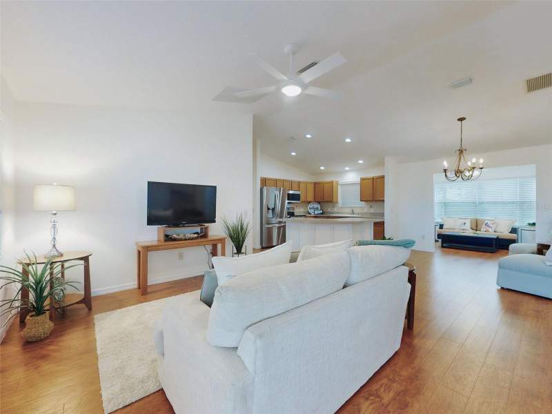 3 bedroom Single Family Residence at 1521 Hollyberry Place, The Villages, The Villages — photo 2