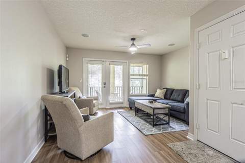 526 Wheaton Trent Place, Tampa FL - photo 6 of 22