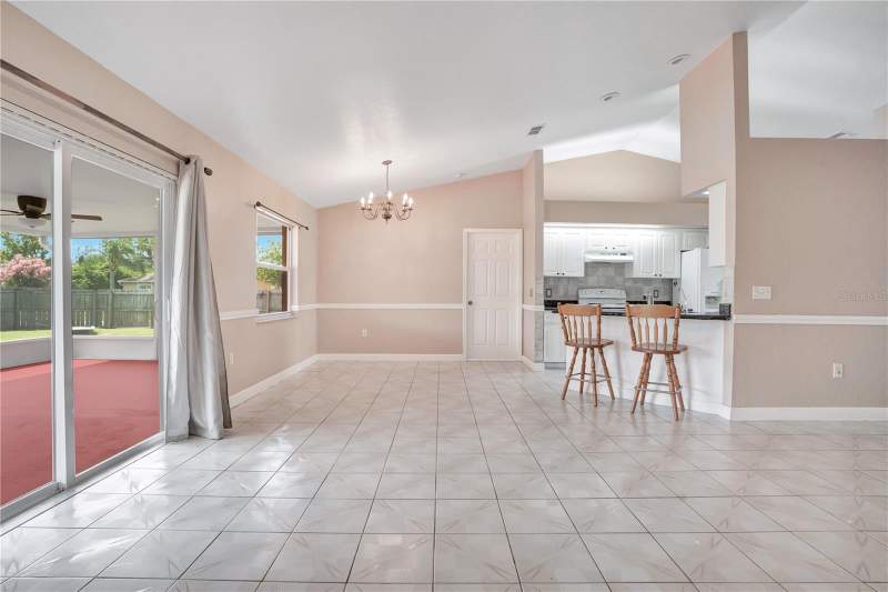 4 bedroom Single Family Residence at 667 Jessanda Cir, Scott Lake West, Lakeland — photo 5