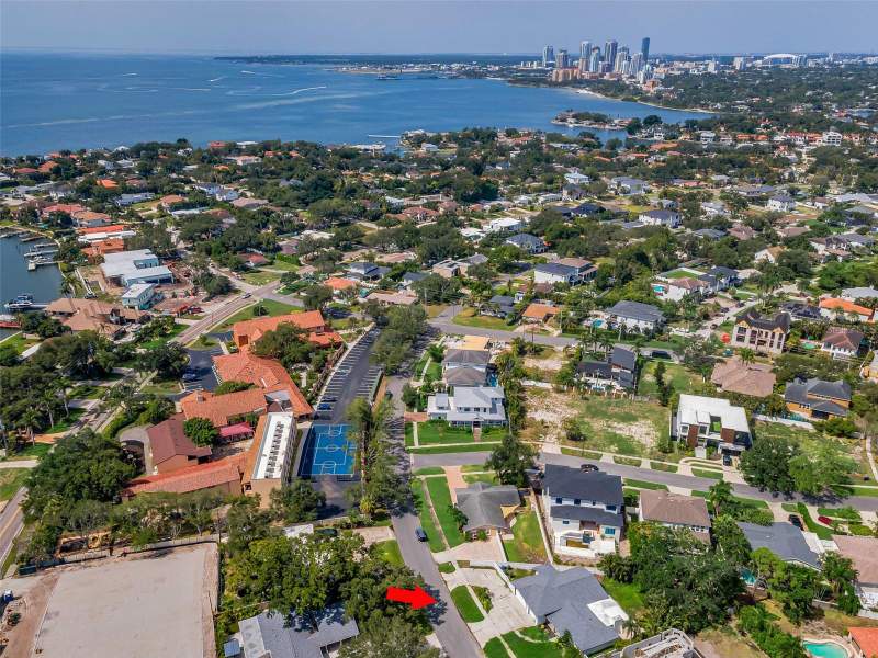 4 bedroom Single Family Residence at 850 Rafael Boulevard, Eden Shores Sec 7, St Petersburg — photo 4