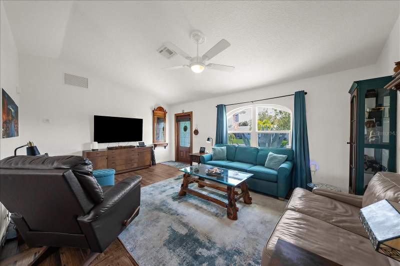 2 bedroom Single Family Residence at 340 Fordham Road, South Venice, Venice — photo 5