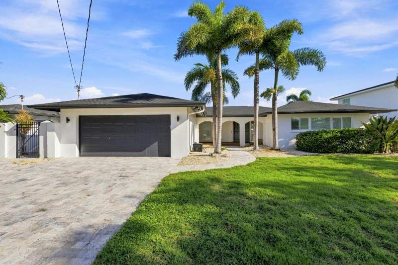 4 bedroom Single Family Residence at 320 Palm Island, Island Estates Of Clearwater Unit 6-B, Clearwater Beach — photo 3