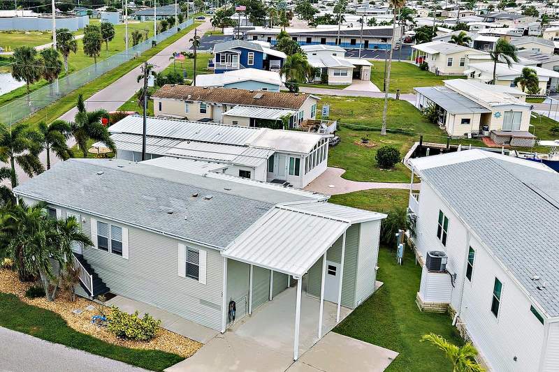 3 bedroom Manufactured Home at 298 Bahama Drive, Tropic Isles Co-Op, Palmetto — photo 2
