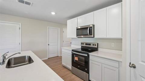 12407 Hopscotch Avenue, Palmetto FL - photo 7 of 42