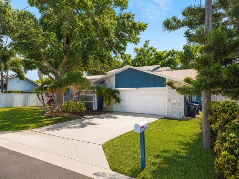 5 bedroom Single Family Residence at 9737 135TH STREET, COUNTRY GENTLEMEN ACRES, SEMINOLE — photo 4