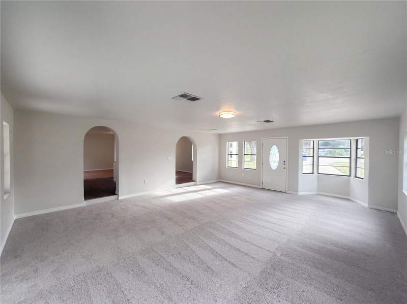 3 bedroom Single Family Residence at 2303 S Swan Court, Swan Lake Estates, Winter Haven — photo 2