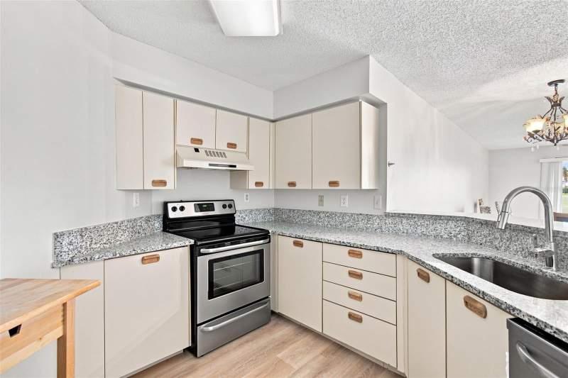 2 bedroom Condominium at 6000 Bahia Del Mar Circle #134, Vista Verde West, St Petersburg — photo 4