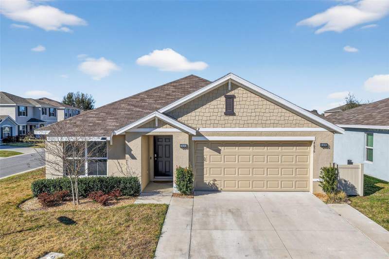4656 CROSSROADS LANE