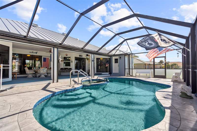 2 bedroom Single Family Residence at 6 Amberjack Terrace, Cape Haze Windward, Placida — photo 3