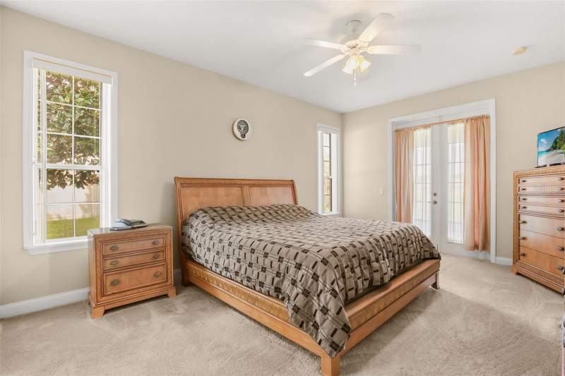 4 bedroom Single Family Residence at 730 Country Walk Cove, Country Walk Lake Region, Eagle Lake — photo 5