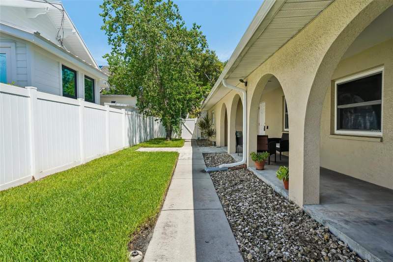 3 bedroom Single Family Residence at 144 8th Avenue, Easleys R W Add, St Petersburg — photo 2